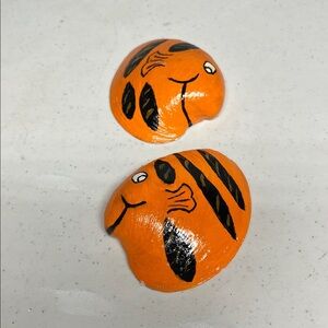 1/ Hand Painted Tropical Fish Shell Pick 1